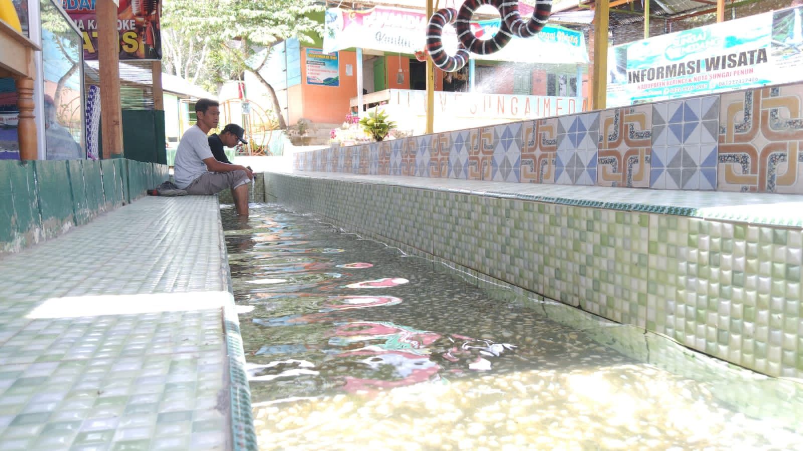 Pemandian Air Panas Sungai Medang foto 2